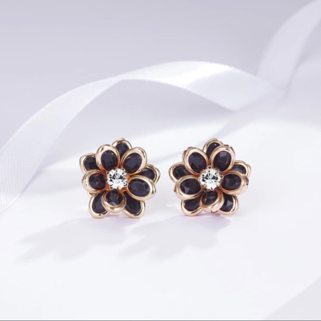New Stunning Earrings Classy Flowers